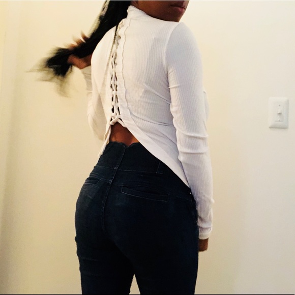 🆕 Off White Back Lace up Top - Picture 3 of 4